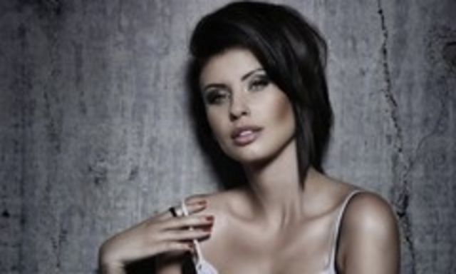 Natalia Barbu are pofte: mananca prajituri la 4 dimineata