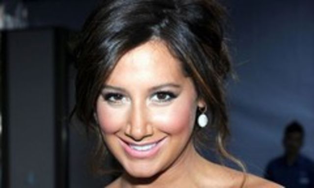 Ashley Tisdale s-a despartit de iubit