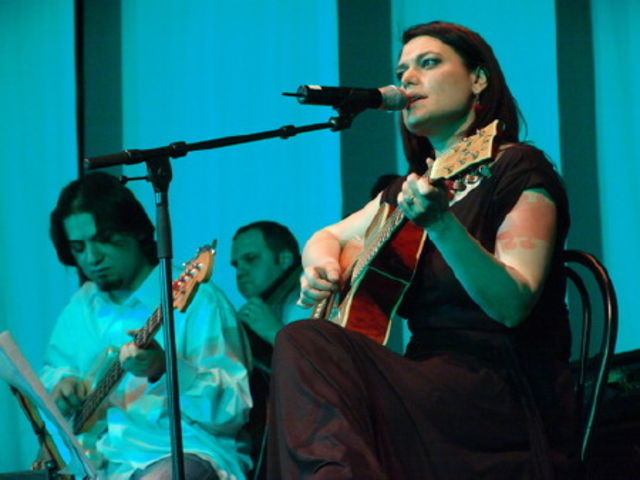 Alina Manole, lansare album Luna Patrata