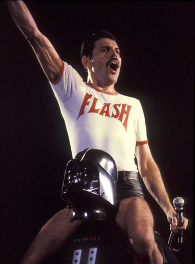 Bonus Freddie Mercury si Darth Vader Top 10 oameni celebri fotograf...