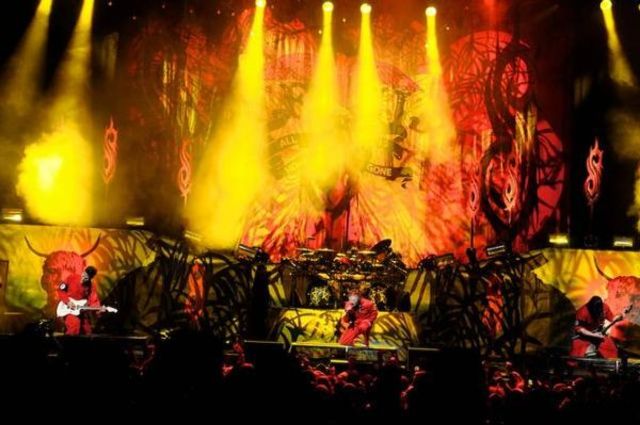 Slipknot trec peste pierderea lui Paul Gray cu un album si un festival