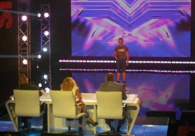 Cheloo a facut prima victima la X Factor: “Hai, vreau sa il fluierati toti! Vreau sa fie huiduit!"
