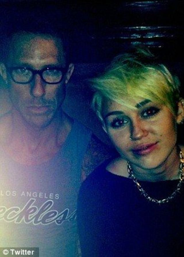 Miley Cyrus par scurt