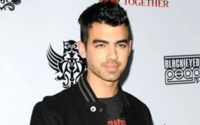 Joe Jonas: Nu exista o rivalitate intre mine si Demi Lovato