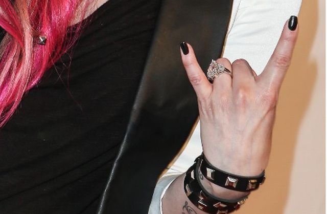 Avril LAvigne inel logodna