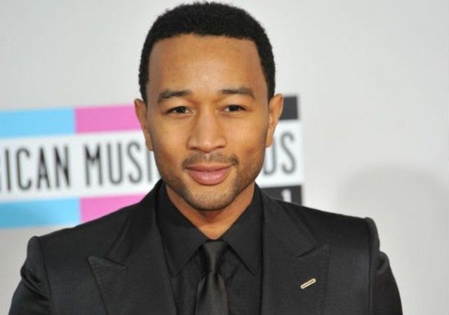 John Legend intarzie lansarea noului album si turneul