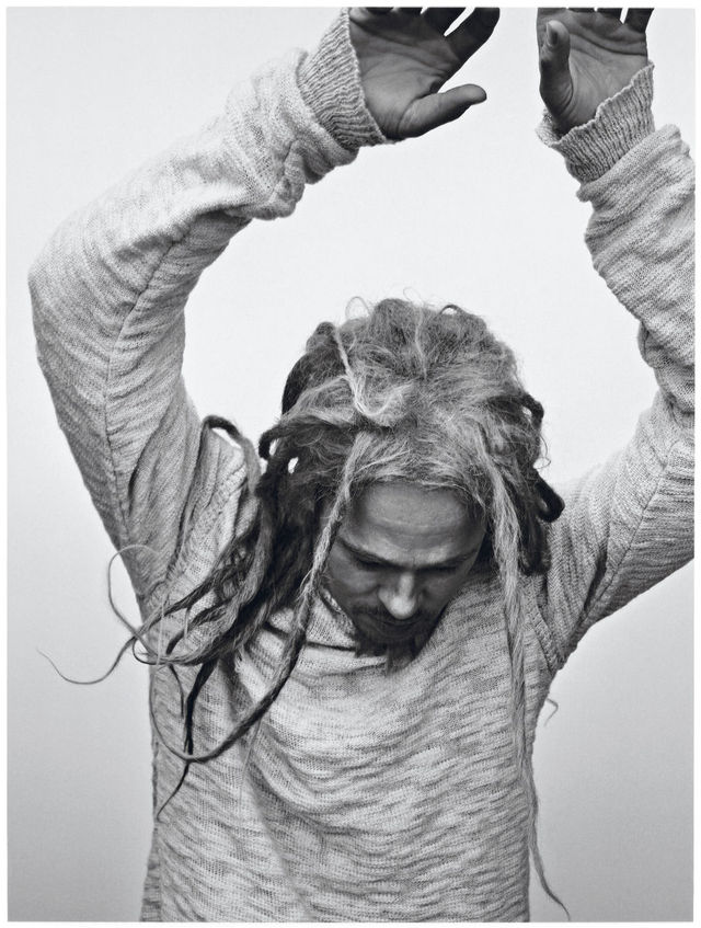 Brad Pitt in rolul lui Bob Marley