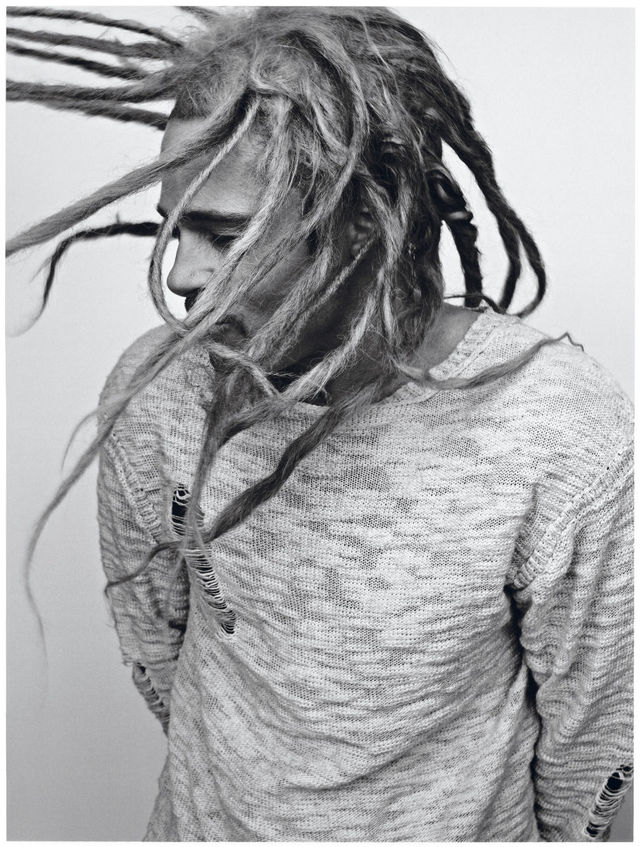 Brad Pitt in rolul lui Bob Marley