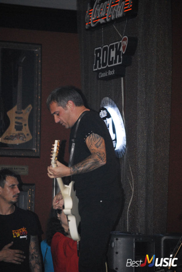 Poze Directia 5 in Hard Rock Cafe