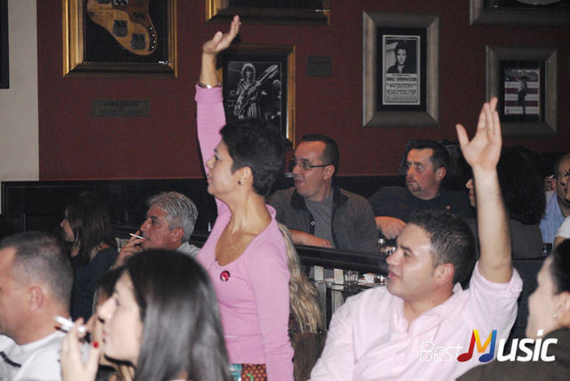 Poze Public Concert Smiley in Hard Rock Cafe