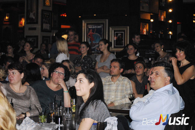 Poze Public Concert Smiley in Hard Rock Cafe
