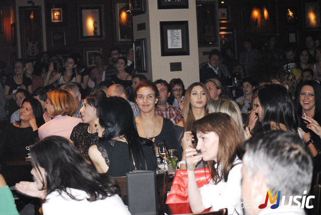 Poze Public Concert Smiley in Hard Rock Cafe