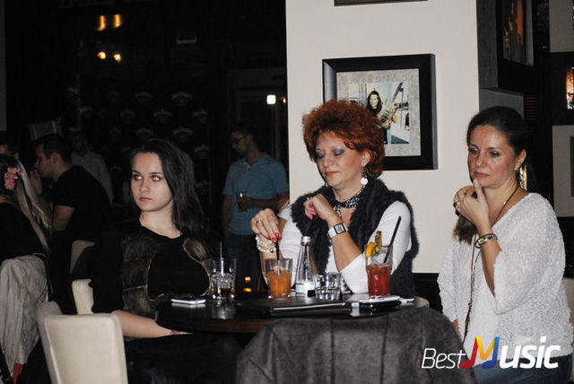Poze Public Concert Smiley in Hard Rock Cafe