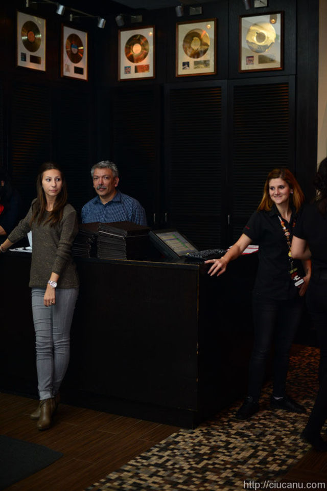 Poze Public Concert Smiley in Hard Rock Cafe
