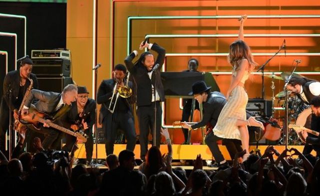 Grammy 2013: cele mai tari prestatii ale artistilor (video)