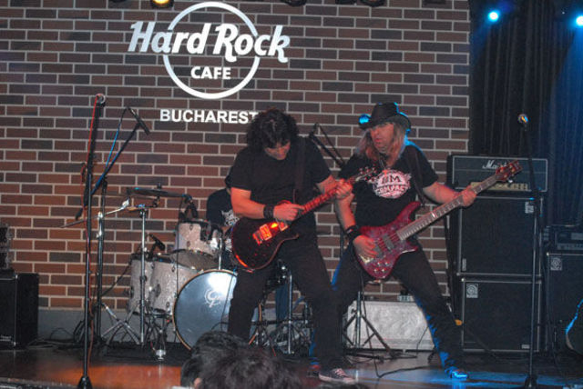 Poze Compact Hard Rock Cafe