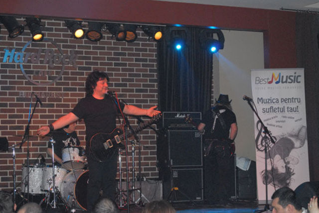 Poze Compact Hard Rock Cafe