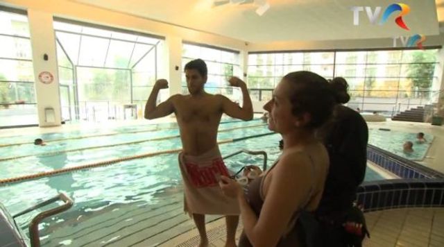 Eurovision 2013: Cezar Ouatu filmeaza cartea de vizita a Romaniei in chiloti (video)