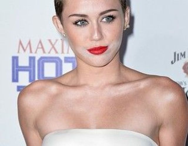 Miley Cyrus la petrecerea Maxim