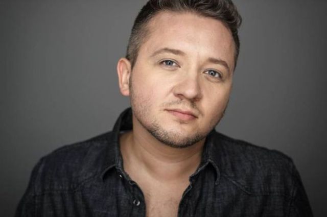 Florin de la Hi-Q a ramas in chiloti pe strada (foto)