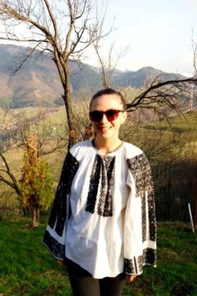 Adela Popescu