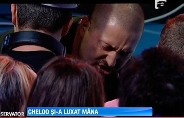 Cheloo si-a dislocal umarul la auditiile X Factor (video)