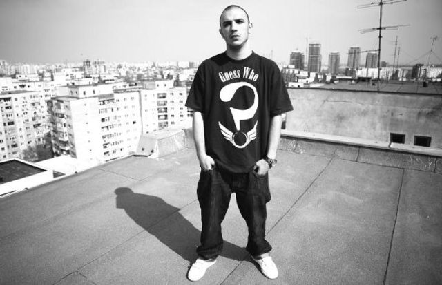 Rapperi romani acuzati ca s-au vandut