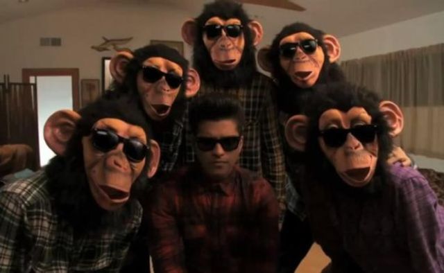 10 momente funny cu Bruno Mars