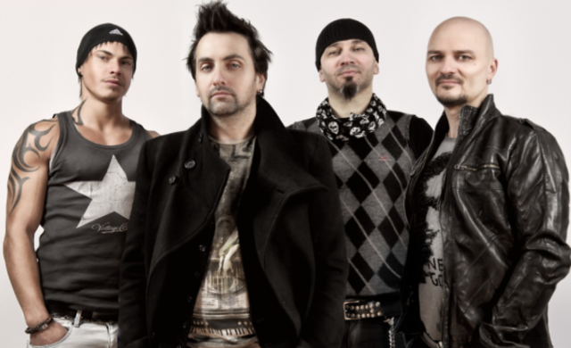 Antract canta in scop caritabil la Hard Rock Cafe