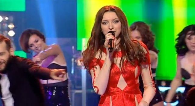 Georgia Dascalu si-a lansat primul single in finala Vocea Romaniei - Ambition (video)
