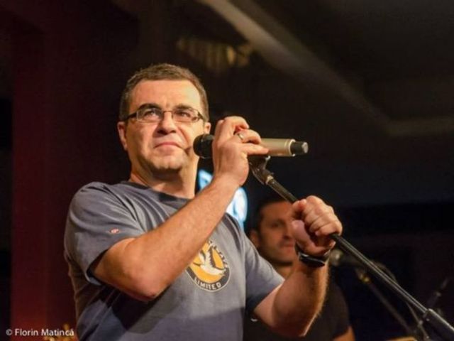 Mihai Margineanu citeaza din Krem si Connect-R in noul single - Adio Mama (audio)