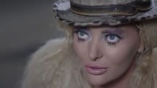 Delia - Pe Aripi de Vant - premiera single nou @ RMA 2014 (video)