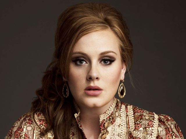 Adele, Ed Sheeran, Bono si multi altii inregistreaza Do They Know It's Christmas in scop caritabil