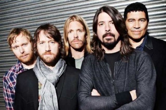 Dave Grohl: "Trupa Foo Fighters se poate desparti doar daca va lansa un single prin Dischord Records" 
