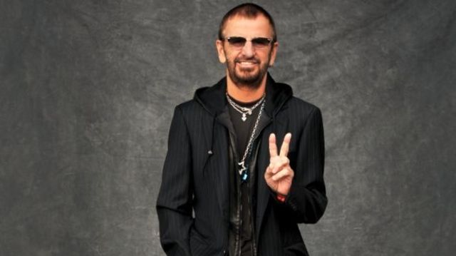 Jacheta lui Ringo Starr din filmul "Help!" a fost vanduta cu 30,000 de lire sterline