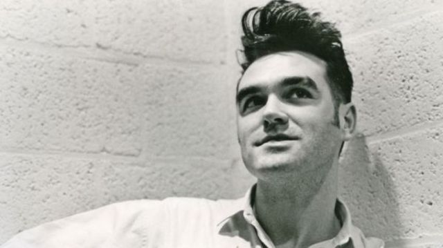 Morrissey vrea ca Obama sa fie "mai negru"