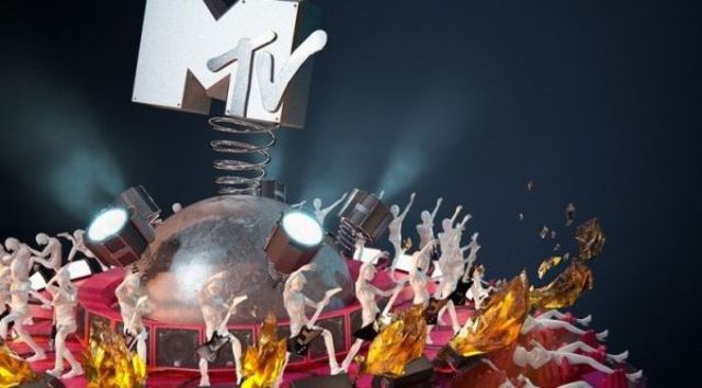 Cine va deschide gala MTV Europe Music Awards? 