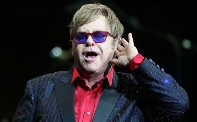 Sir Elton John colaboreaza cu grupul Clean Bandit