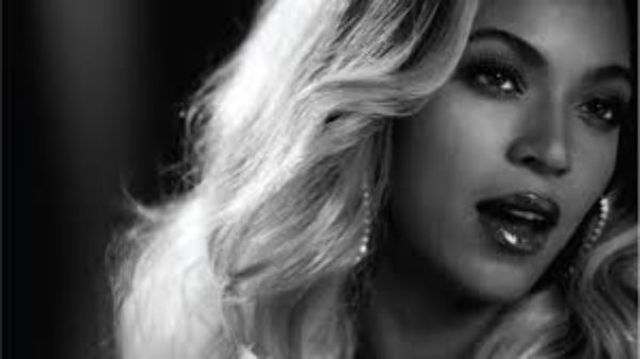 Beyonce i-a adus un omagiu emotionant lui Prince (video)