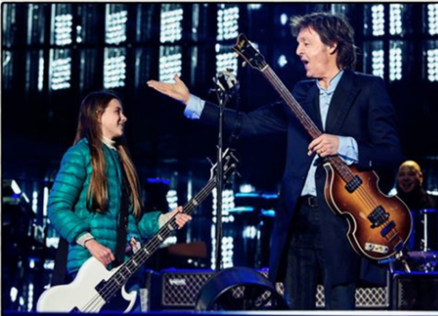O fetita de 10 ani i-a cerut lui Paul McCartney sa cante cu el