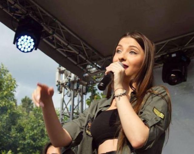 Cantareata Denisa Trofin nu si-a sarbatorit ziua de nastere din cauza Bacului