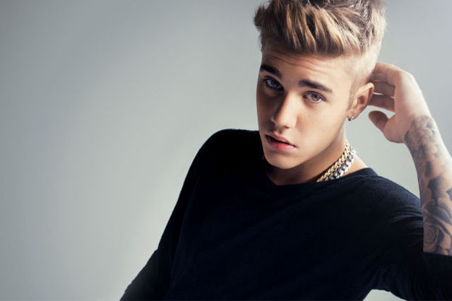 Justin Bieber a fost acuzat de fani ca a facut playback la V Festival