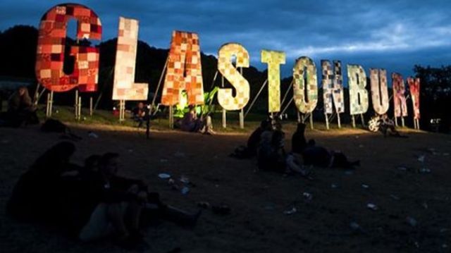 Festivalul Glastonbury 2017 a fost sold out in mai putin de o ora