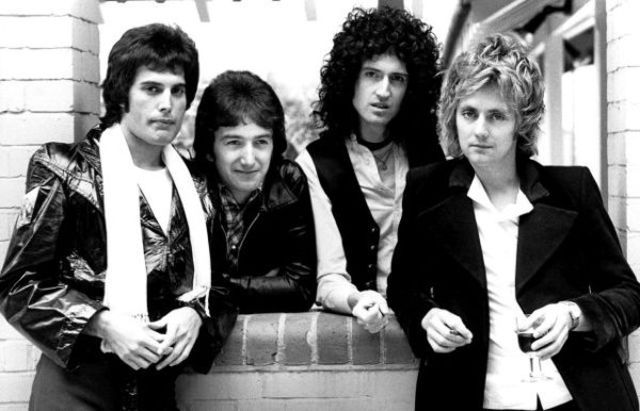 Acum putem asculta prima aparitie la radio a legendarei trupe Queen