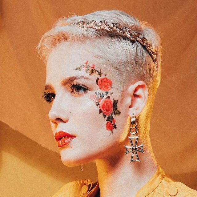 Halsey lanseaza videoclipul piesei "Bad At Love"