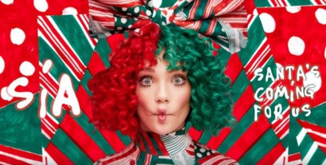 Sia aduce mai aproape Craciunul cu piesa "Santa`s Coming For Us"