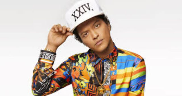 Bruno Mars a lansat clipul piesei "Finesse" alaturi de Cardi B