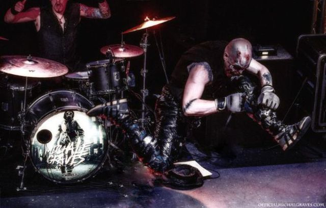 Michale Graves in Quantic: Program si reguli de acces
