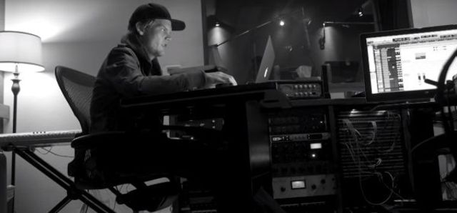 S-a lansat Avicii – "SOS" feat. Aloe Blacc