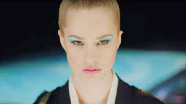 Feli lanseaza “Omule, deschide ochii”, prima fila din jurnalul ei muzical, “Feli din poveste”
